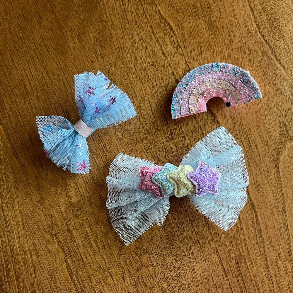 Stars and rainbows hair clips *Free in bundle*